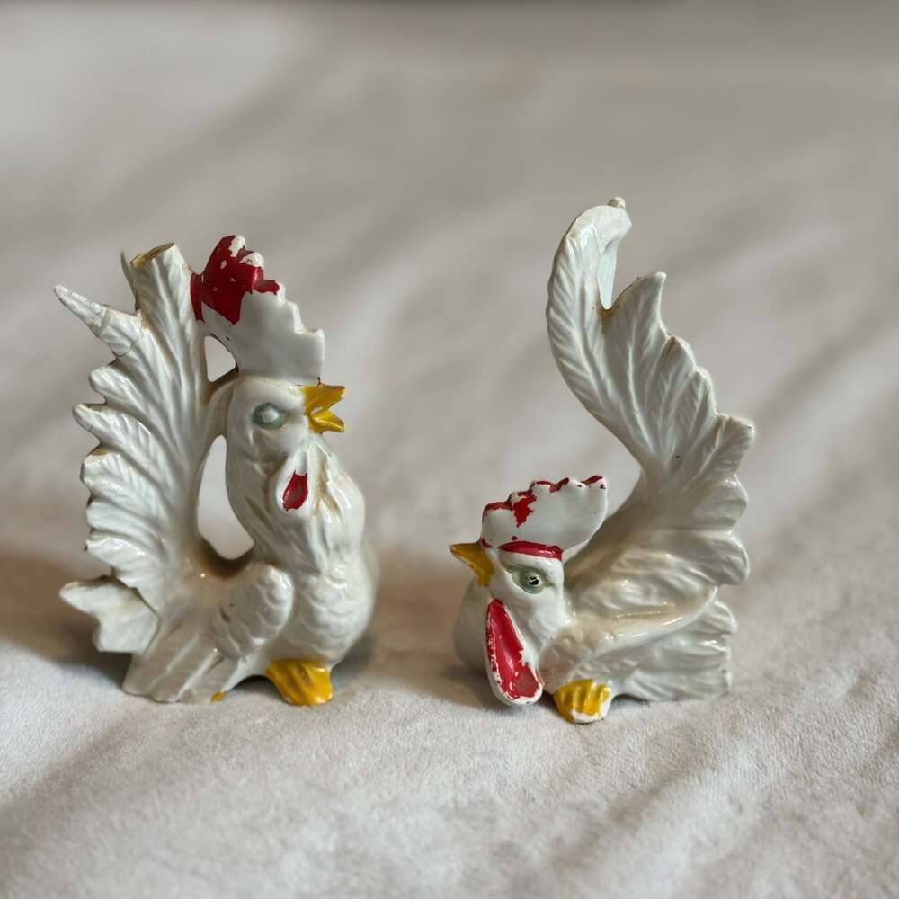 Vintage Artmark Ceramic Rooster Salt and Pepper Shakers Japan